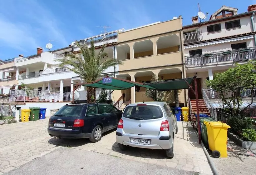 Apartments Lora
