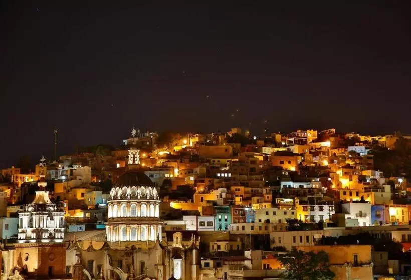 تختخواب و صبحانه Casa De Pita