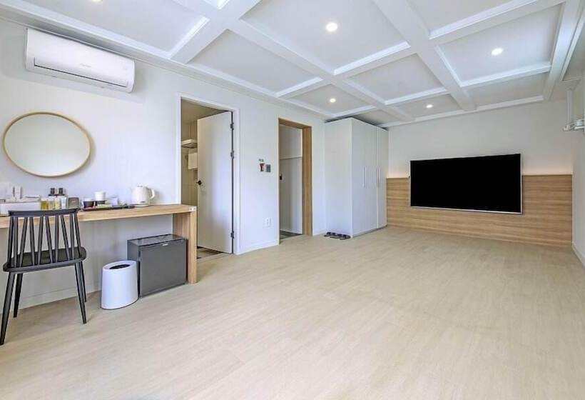 Geoje Dongbeck Hotel Gohyeon