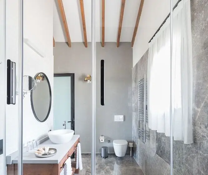 Gillham Vineyard Hotel   Adults Only