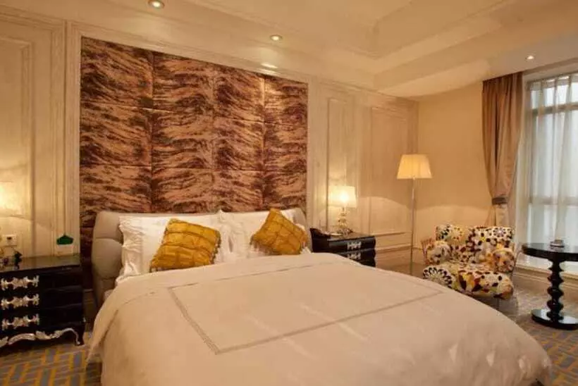 هتل Complex International