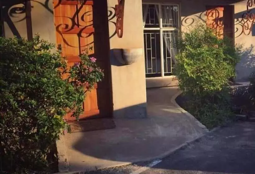 ホテル Little Eden Guest Lodge