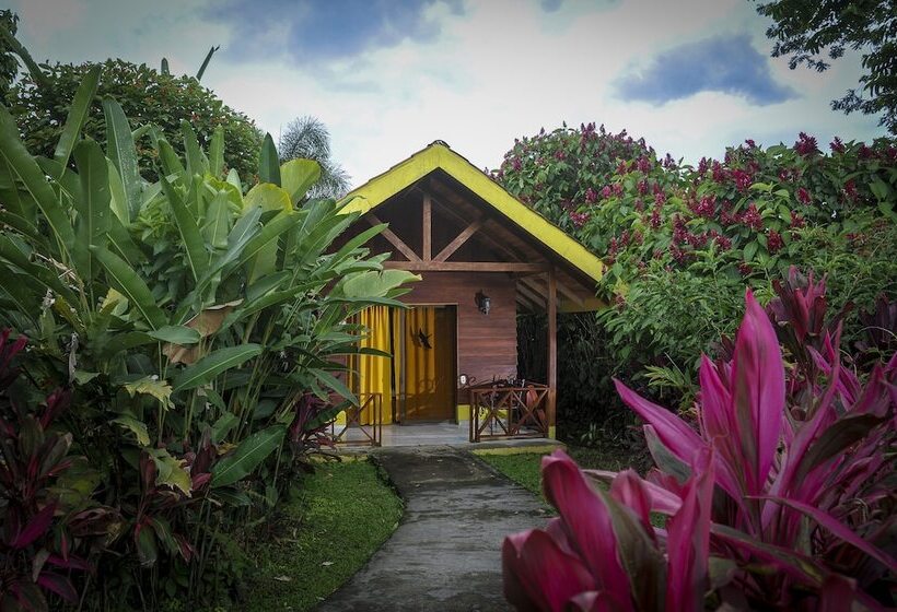 בית מלון כפרי Selvita Lodge Arenal