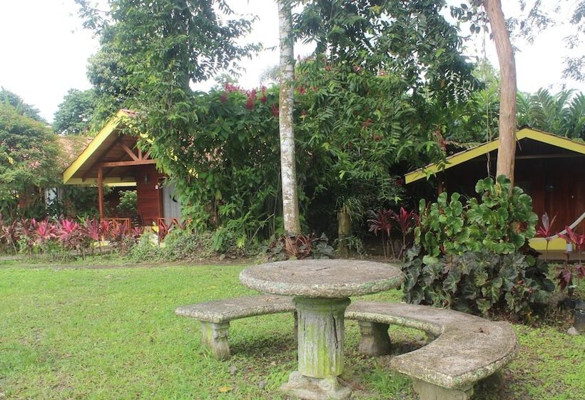 בית מלון כפרי Selvita Lodge Arenal