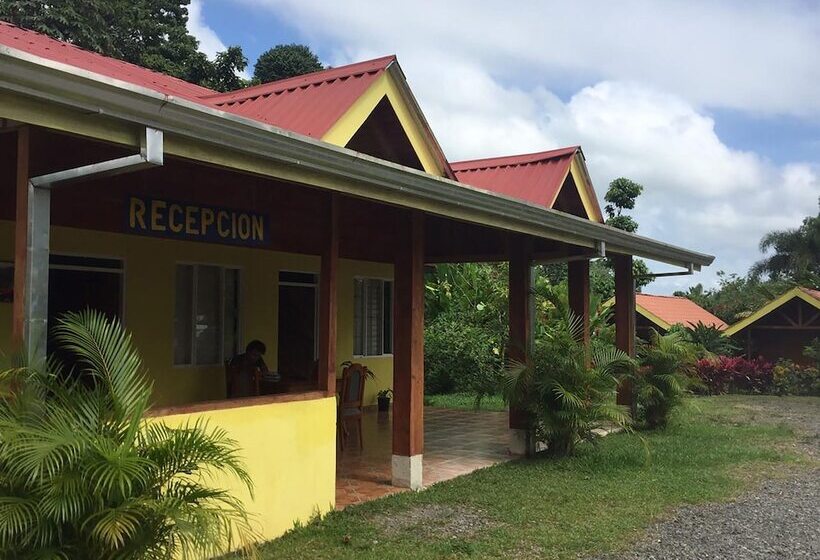 בית מלון כפרי Selvita Lodge Arenal