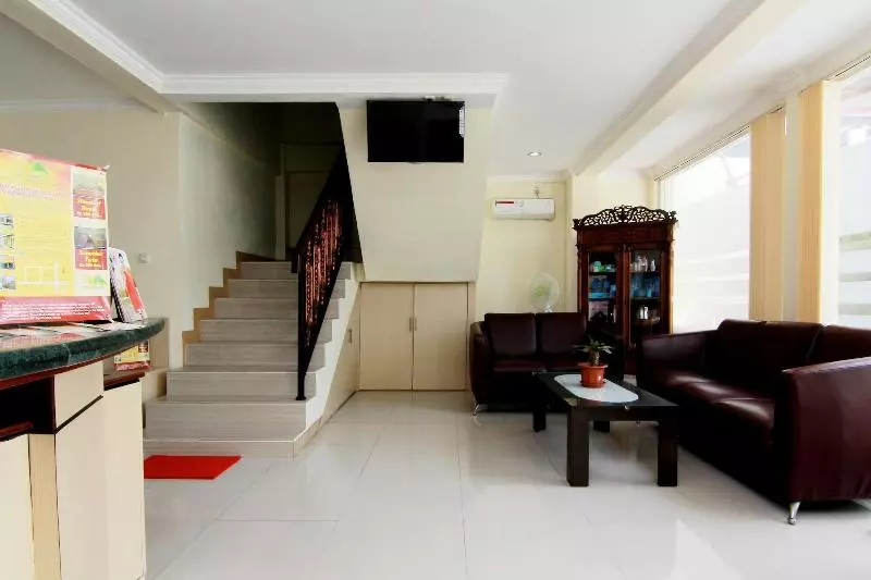 ペンション Masrilink's Guest House