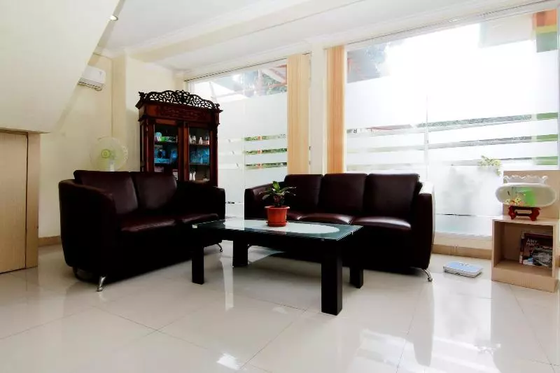 ペンション Masrilink's Guest House