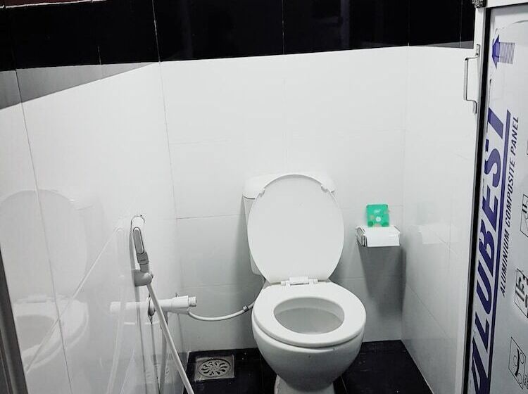 פנסיון Spl Inn