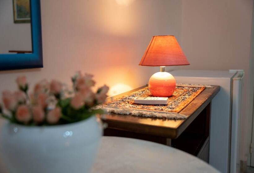 تختخواب و صبحانه Aci Beb