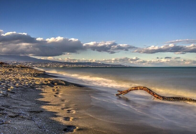 تختخواب و صبحانه Aci Beb