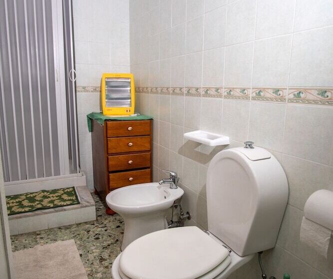 تختخواب و صبحانه Aci Beb