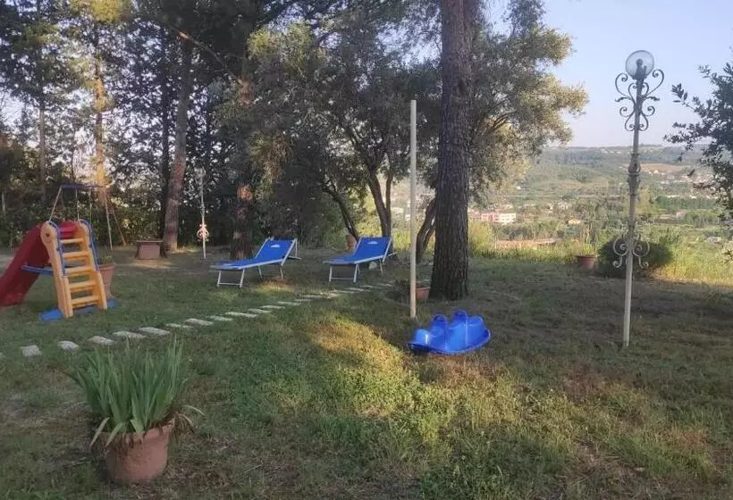 تختخواب و صبحانه Parco Dei Gelsomini