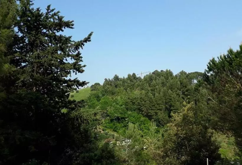 تختخواب و صبحانه Parco Dei Gelsomini