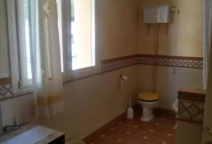 تختخواب و صبحانه Parco Dei Gelsomini