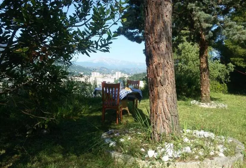 تختخواب و صبحانه Parco Dei Gelsomini