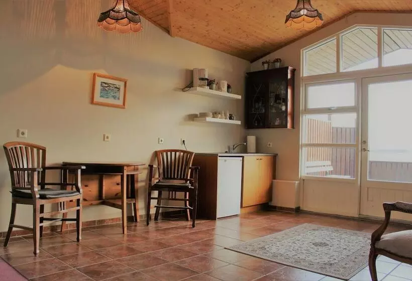 پانسیون Hestakráin