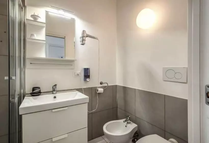 پانسیون Residenza Giulia Al Colosseo