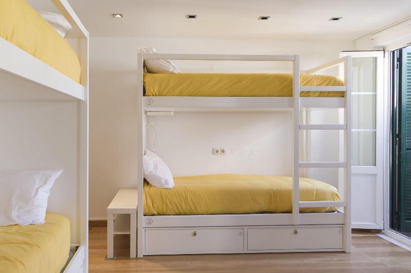 123 Embaixador Hostel