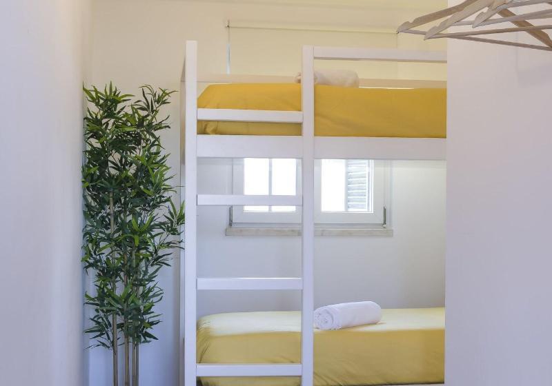 123 Embaixador Hostel