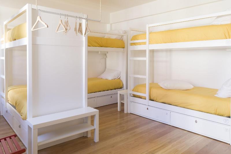 123 Embaixador Hostel