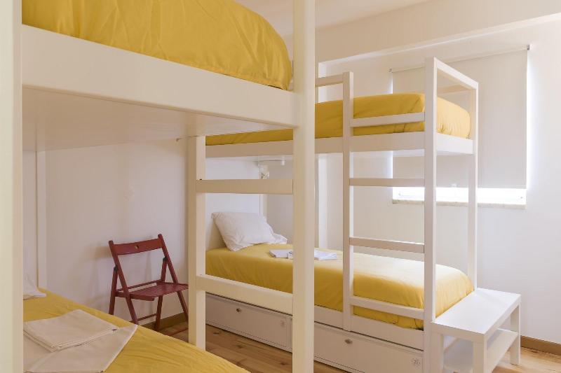 123 Embaixador Hostel