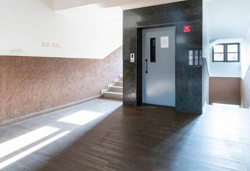 هتل Capital O 3740 Golden Sands