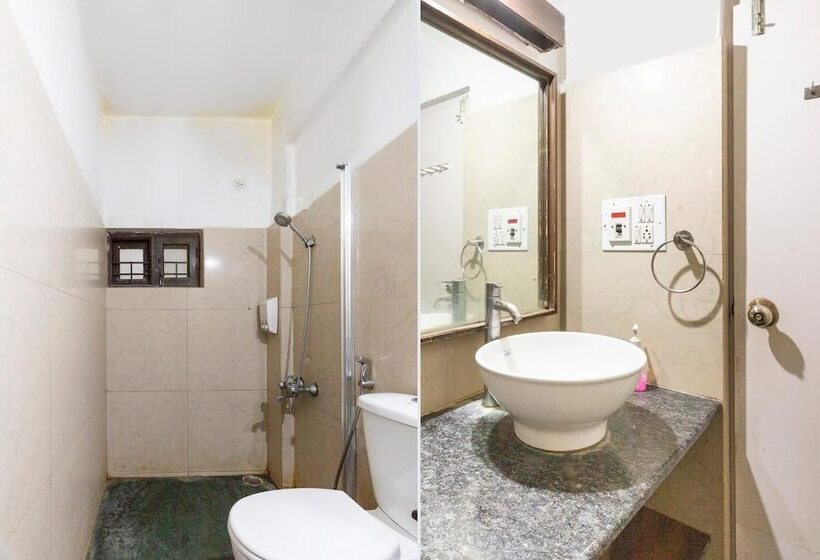 هتل Capital O 3740 Golden Sands