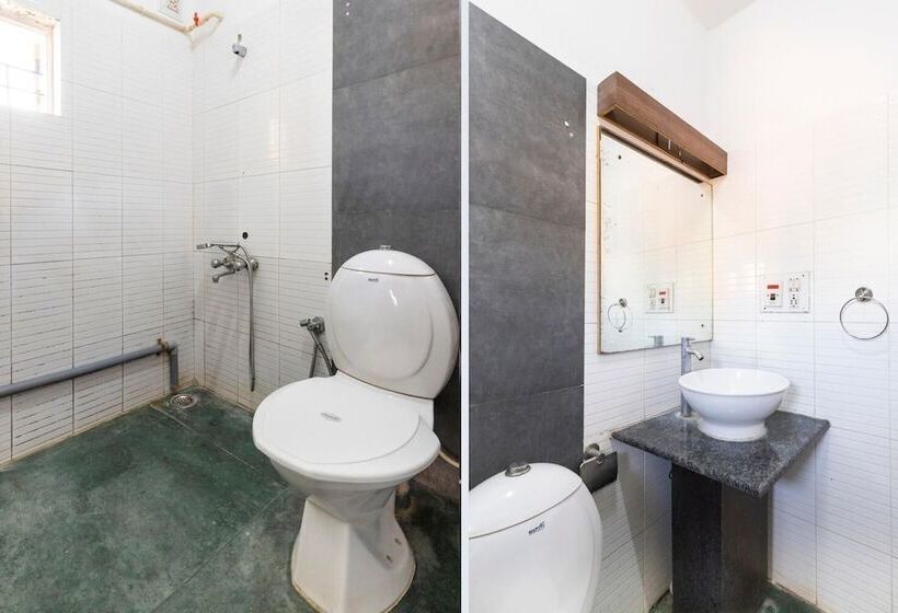 هتل Capital O 3740 Golden Sands