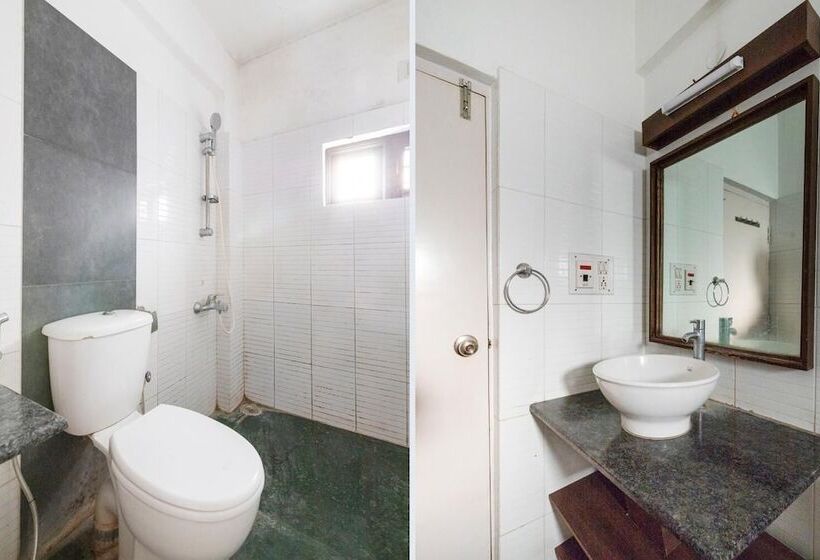 هتل Capital O 3740 Golden Sands