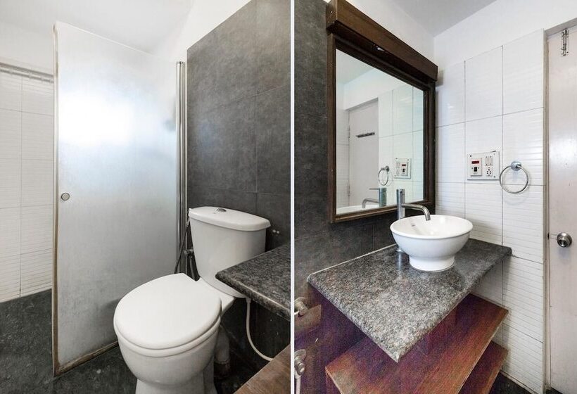 هتل Capital O 3740 Golden Sands