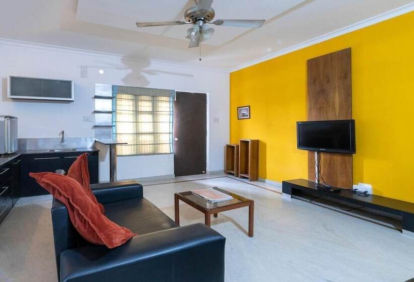 هتل Capital O 3740 Golden Sands