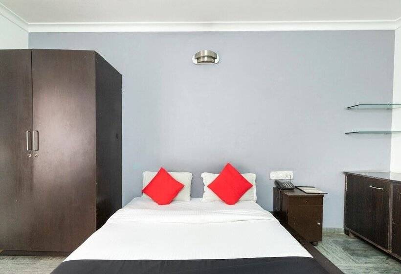 هتل Capital O 3740 Golden Sands