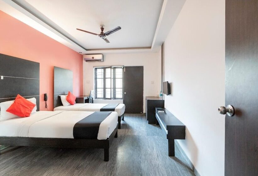 هتل Capital O 3740 Golden Sands