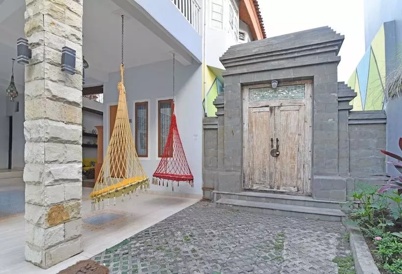 ホテル Reddoorz Plus @ Mahendradatta Denpasar