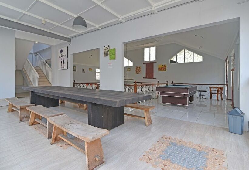 Hotel Reddoorz Plus @ Mahendradatta Denpasar