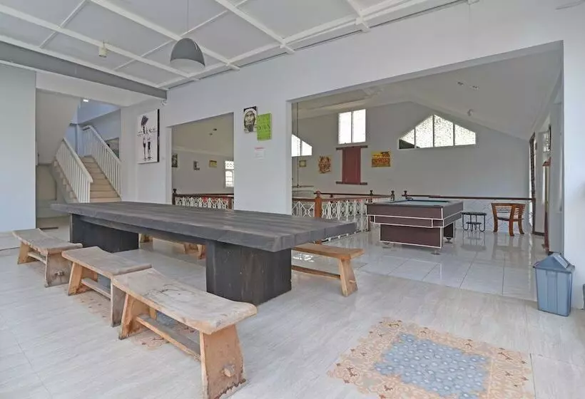 ホテル Reddoorz Plus @ Mahendradatta Denpasar