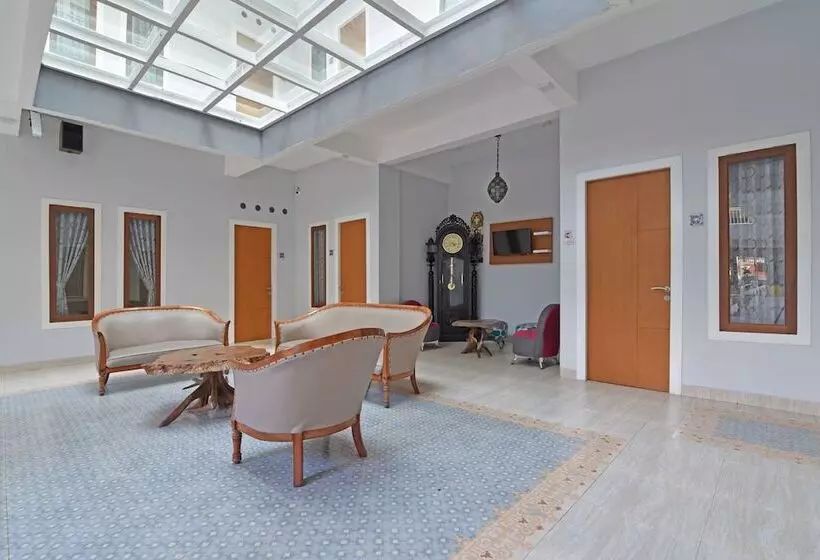 ホテル Reddoorz Plus @ Mahendradatta Denpasar