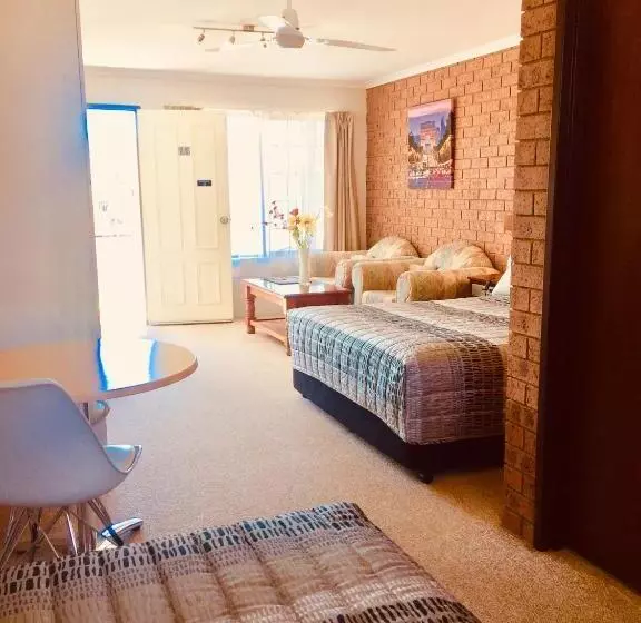 Motelli Colonial Motor Inn Pambula