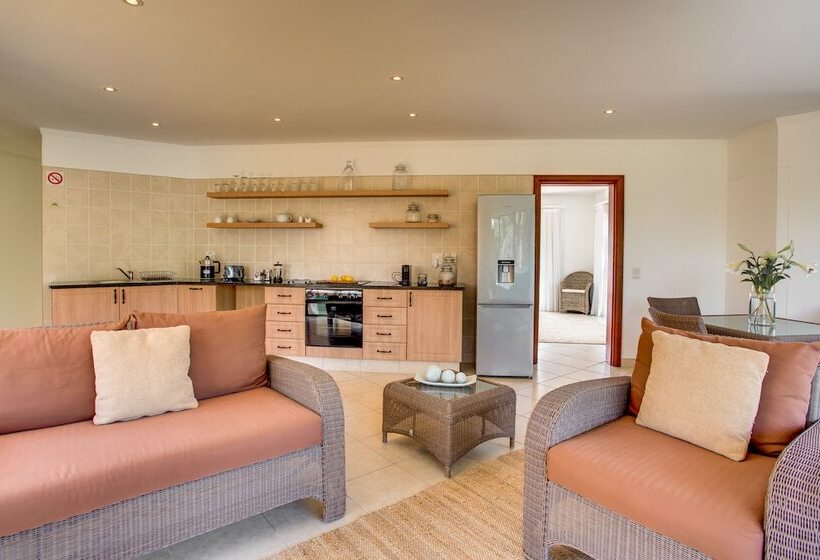 פנסיון Limoni Luxury Suites