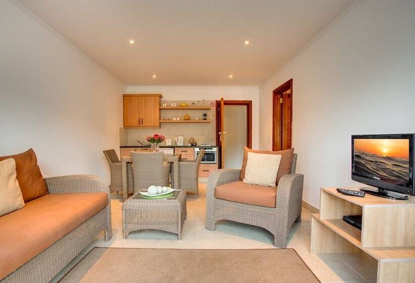 פנסיון Limoni Luxury Suites