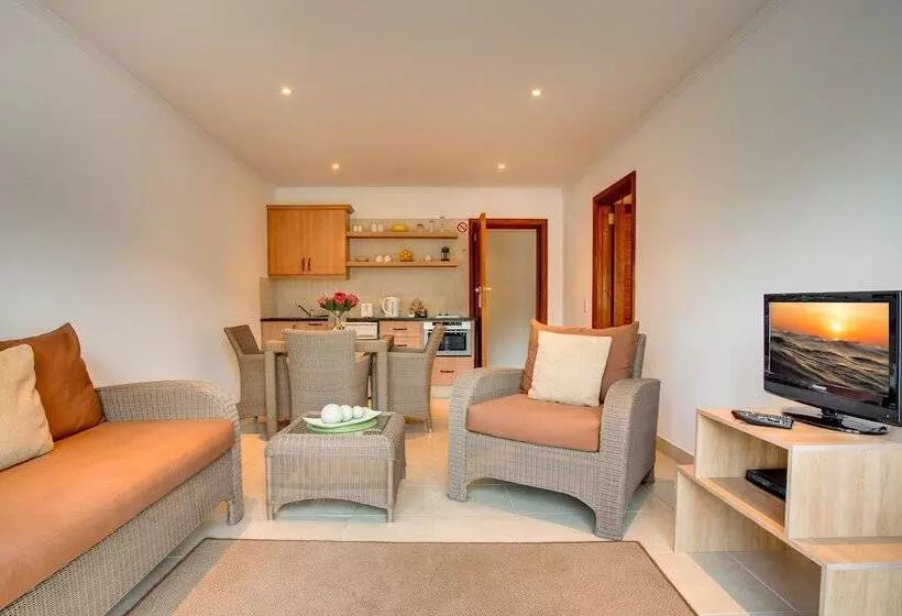 پانسیون Limoni Luxury Suites