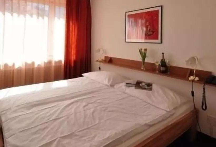 호텔 Merkur   West Station