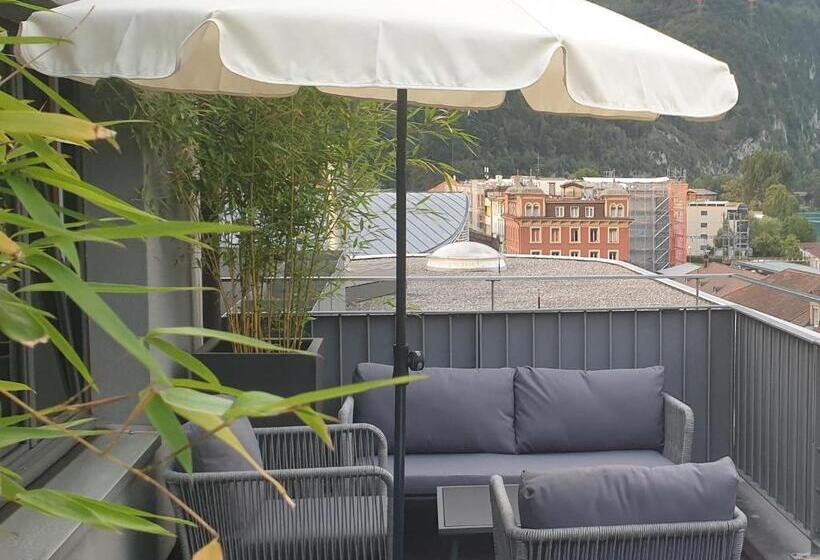 هتل Merkur West Station