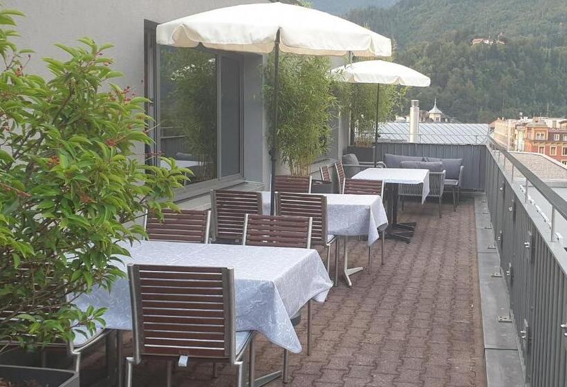 هتل Merkur West Station