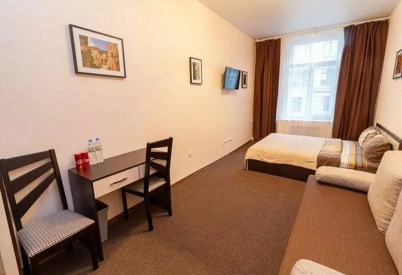6 Rooms Mini Hotel   Hostel