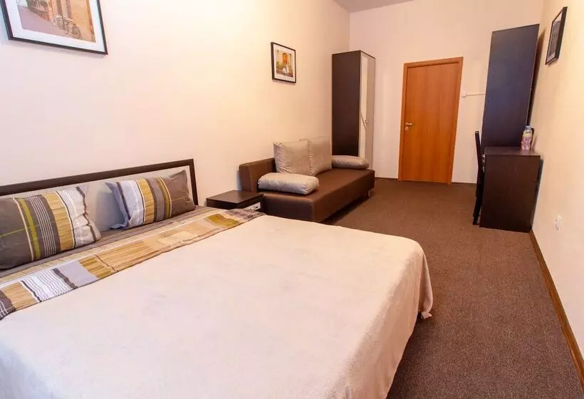 6 Rooms Mini Hotel   Hostel