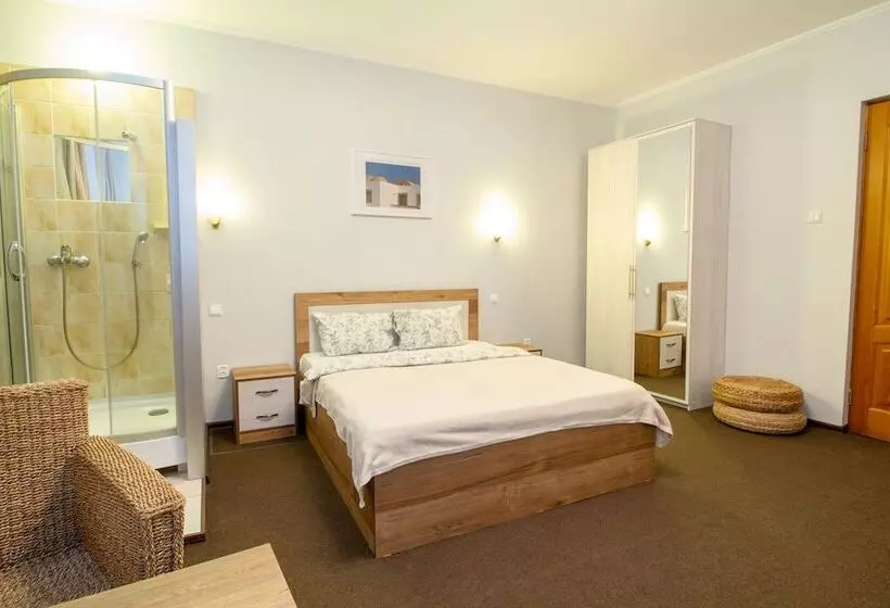 6 Rooms Mini Hotel   Hostel