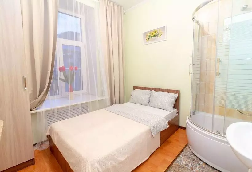 6 Rooms Mini Hotel   Hostel