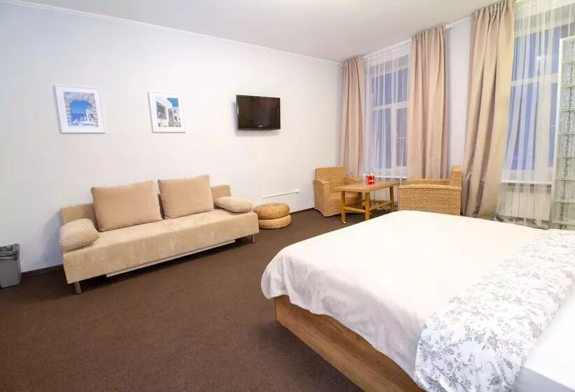 6 Rooms Mini Hotel   Hostel