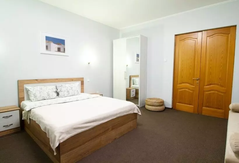 6 Rooms Mini Hotel   Hostel
